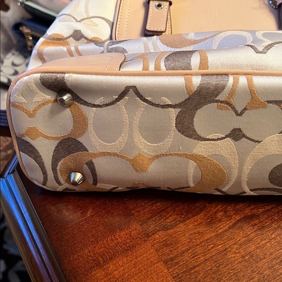 Coach Vintage Beige and Gold limited Edition Hamptons Satchel 03 GUC - Picture 13 of 17
